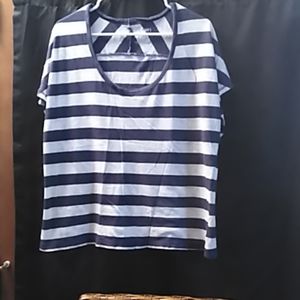 Old Navy t shirt
